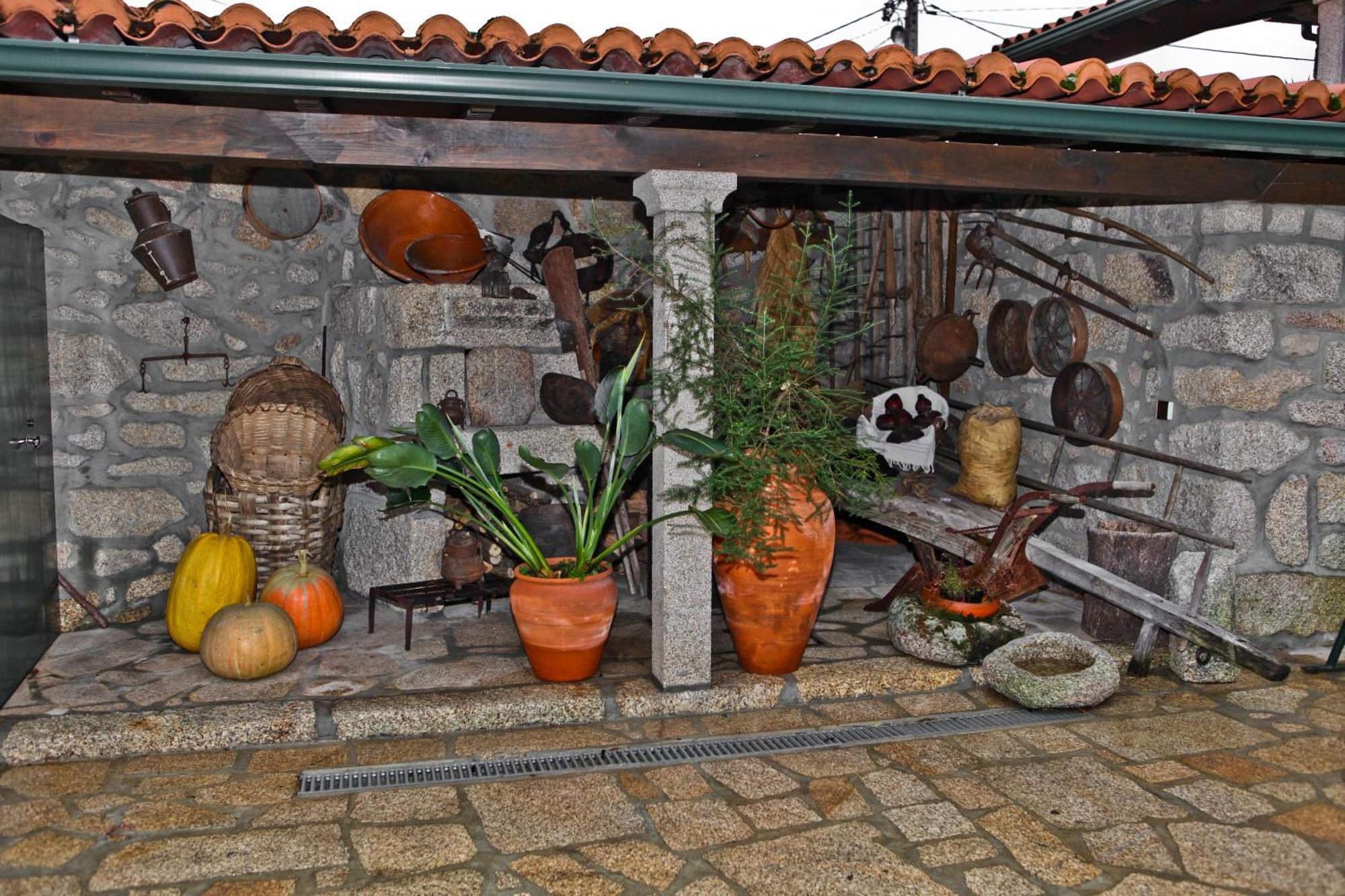 Casas Do Cavaleiro Eira Guest House Soajo Exterior photo